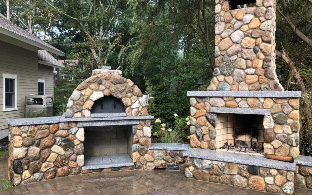 Custom outdoor fire place and pizza oven