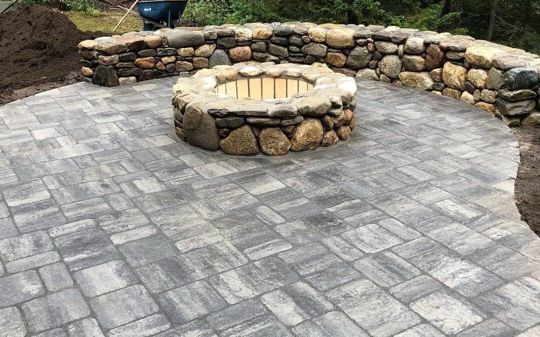 Why You Need an Outdoor Fire Pit This Winter!
