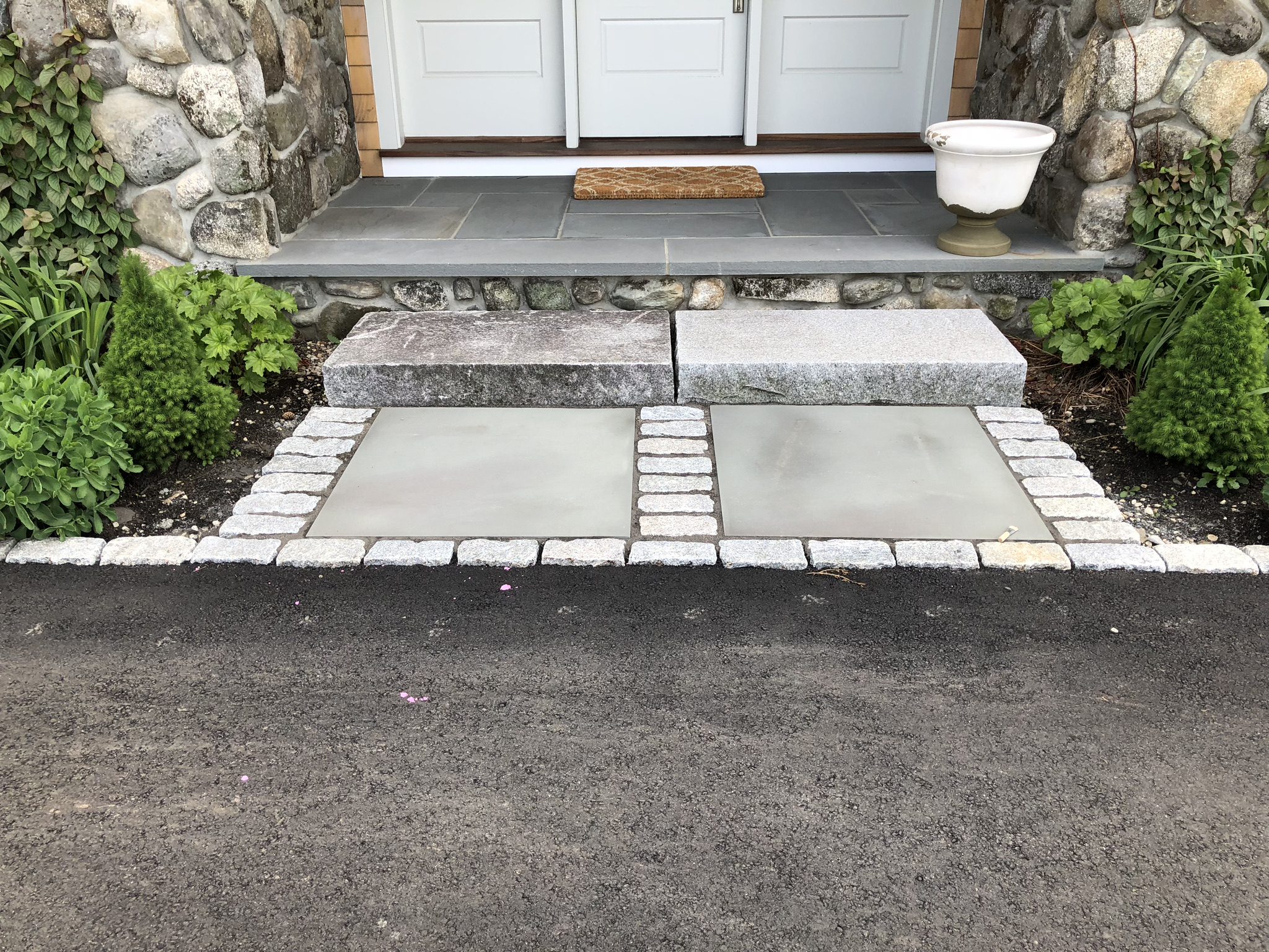 Minimial hardscaping and landscaping design in Gorham Maine