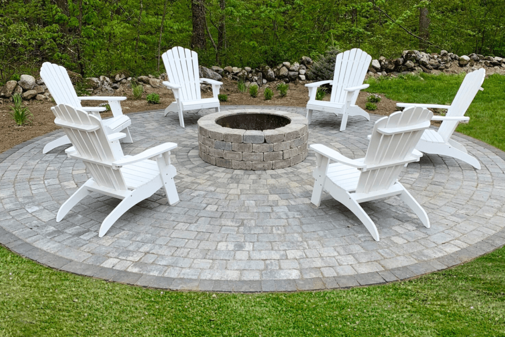 Backyard fire pit design