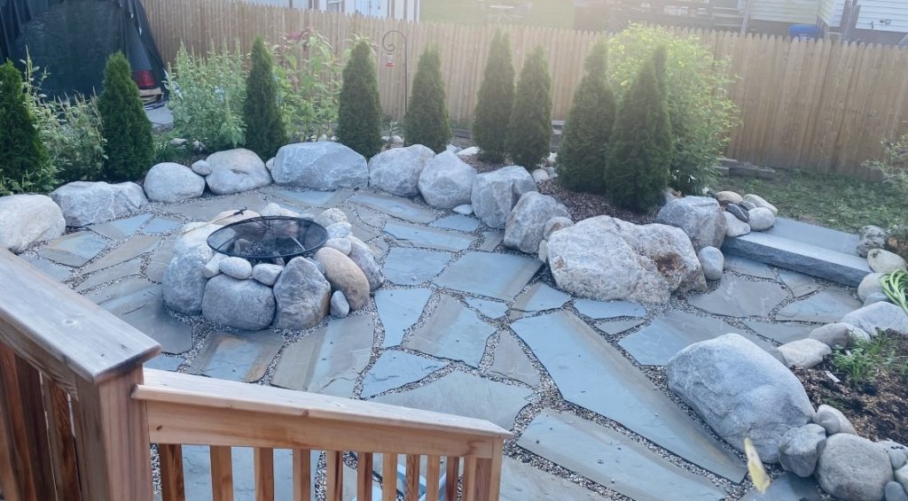 Concrete fire pit