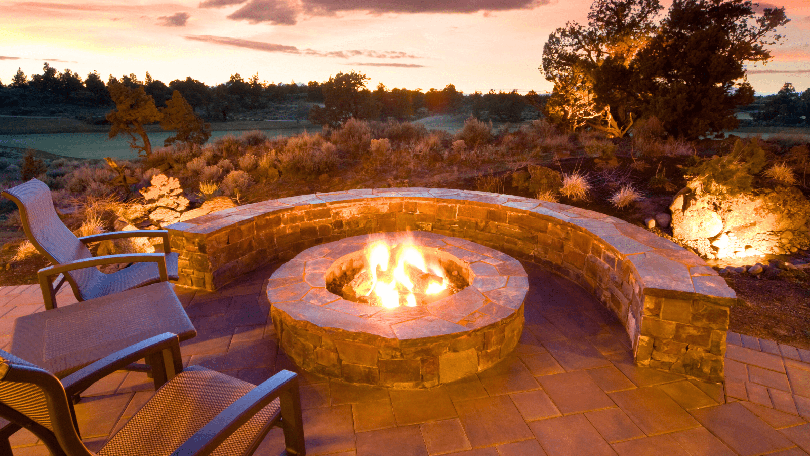 Oudoor Fire Pit with Built in Seating