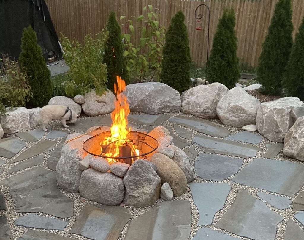 Boulder fire pit