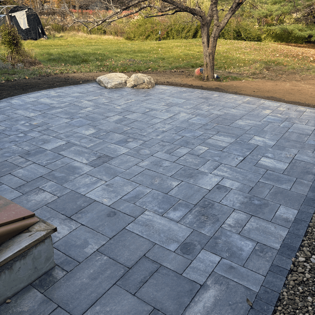 charcoal-multi-size-paver-patio-boulder-accent-gravel-border-maine