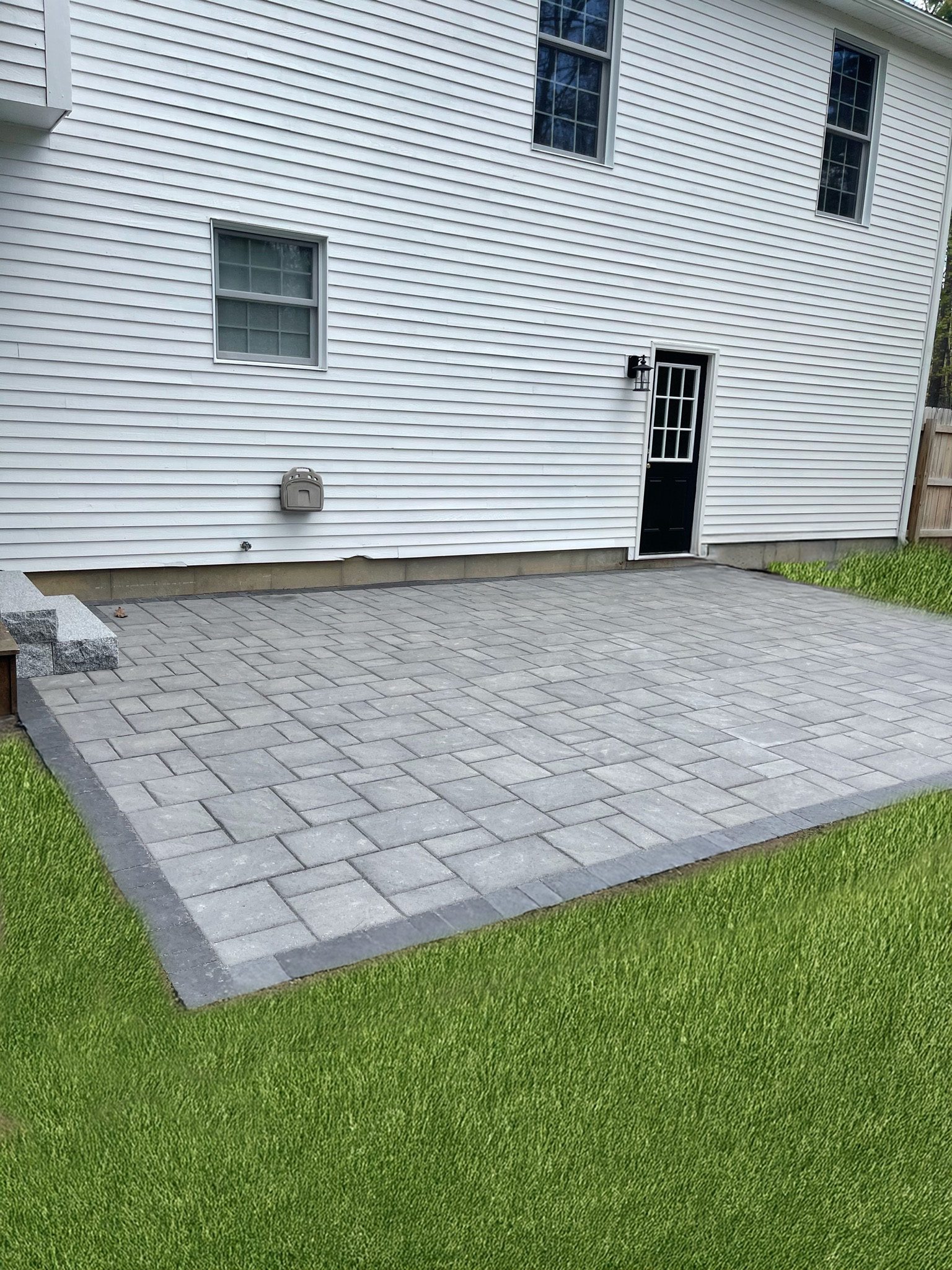 large-format-paver-patio-contrasting-border-backyard-maine
